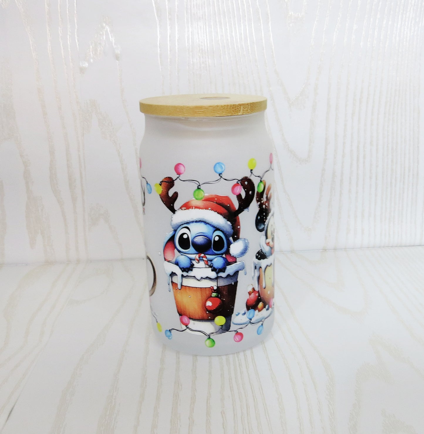 16 oz Christmas Themed Glass Cup with Bamboo Lid - Pint Beer Glass